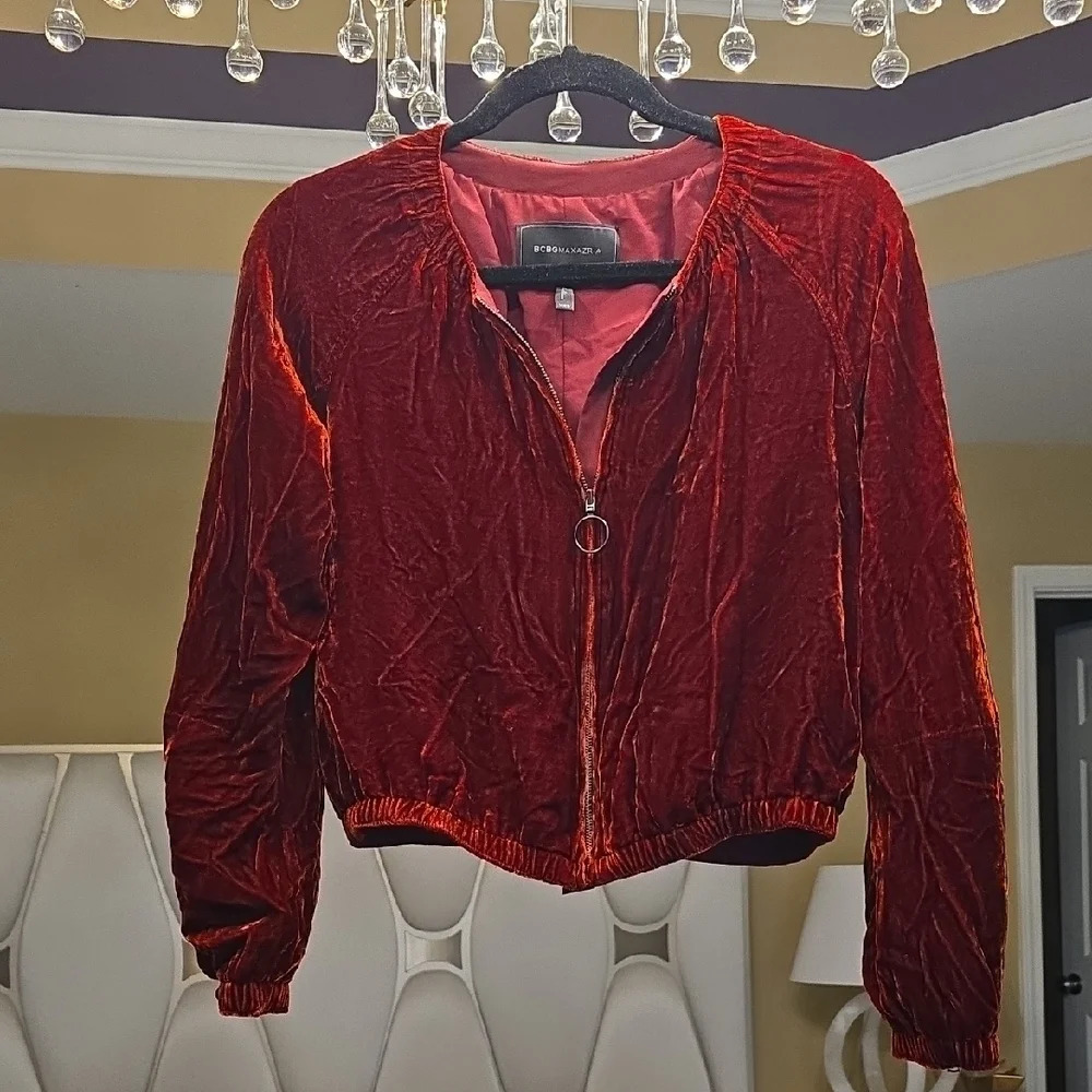 Silk BCBGMaxAzria Red Velvet Pantsuit 2 Pieces Rayon and Silk. - Picture 4 of 16
